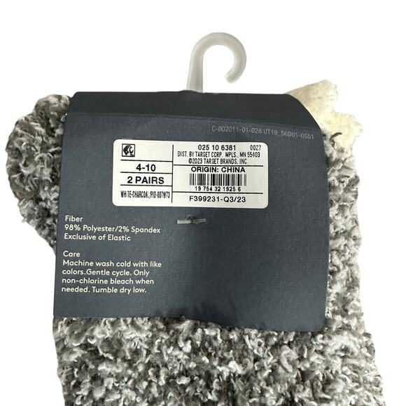 NWT Universal Thread Fuzzy Socks Womens OS Cream Charcoal Crew Cozy Lounge Soft - Picture 5 of 5